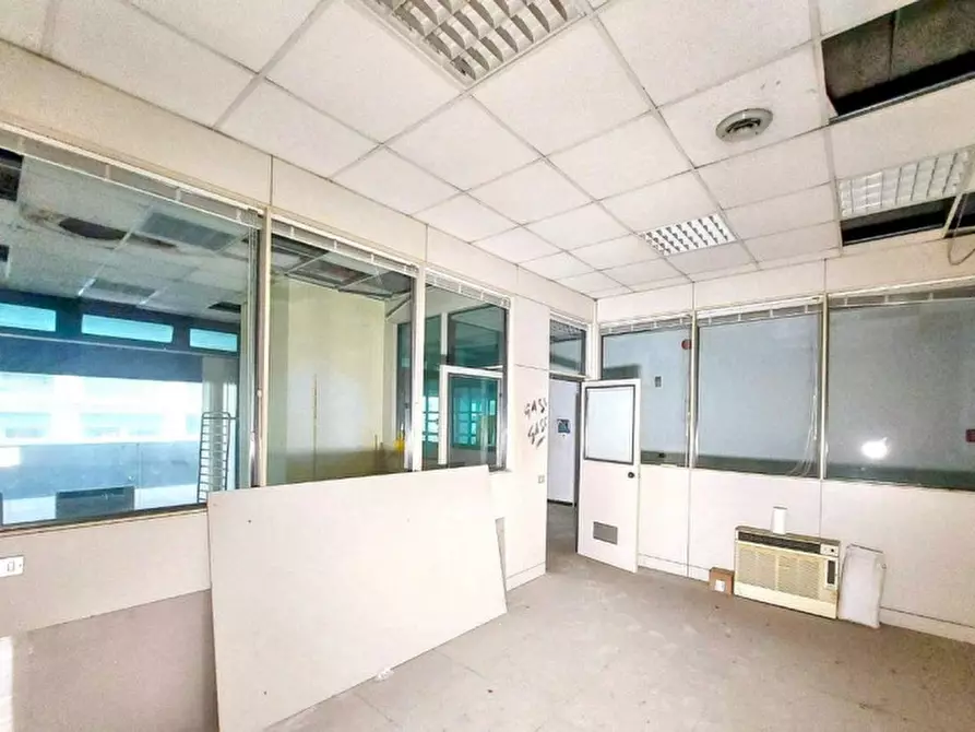 Immagine 7 di Ufficio in vendita  in Via Fieschi, N. 7 a Genova