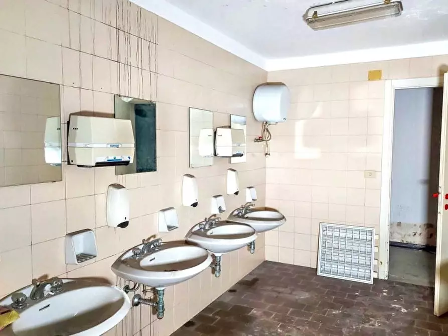 Immagine 8 di Ufficio in vendita  in Via Fieschi, N. 7 a Genova