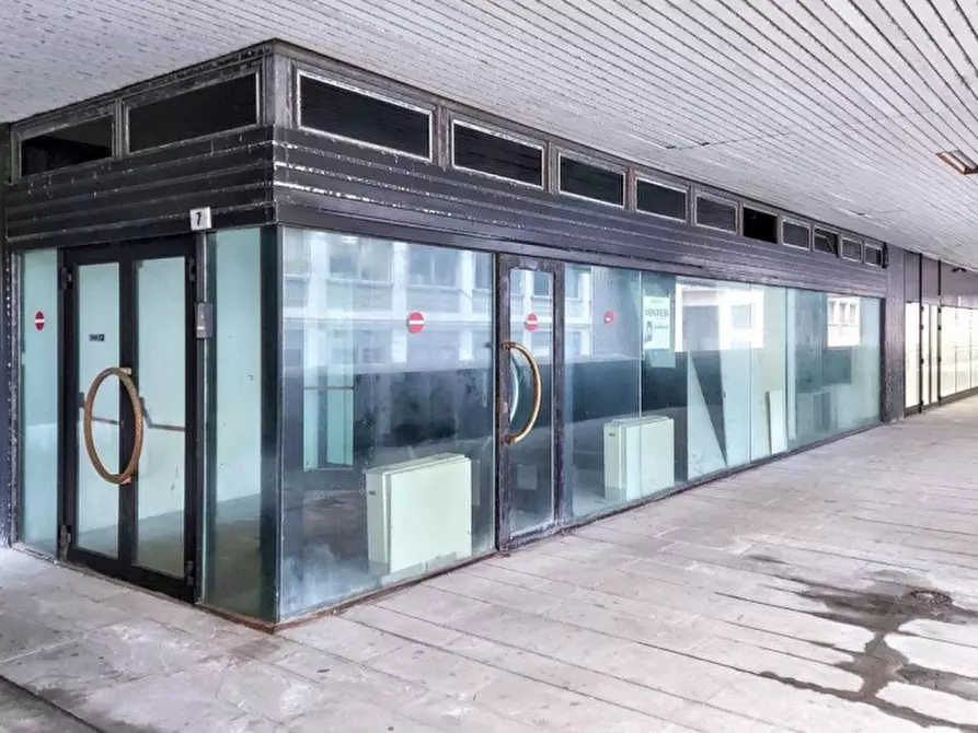 Immagine 10 di Ufficio in vendita  in Via Fieschi, N. 7 a Genova