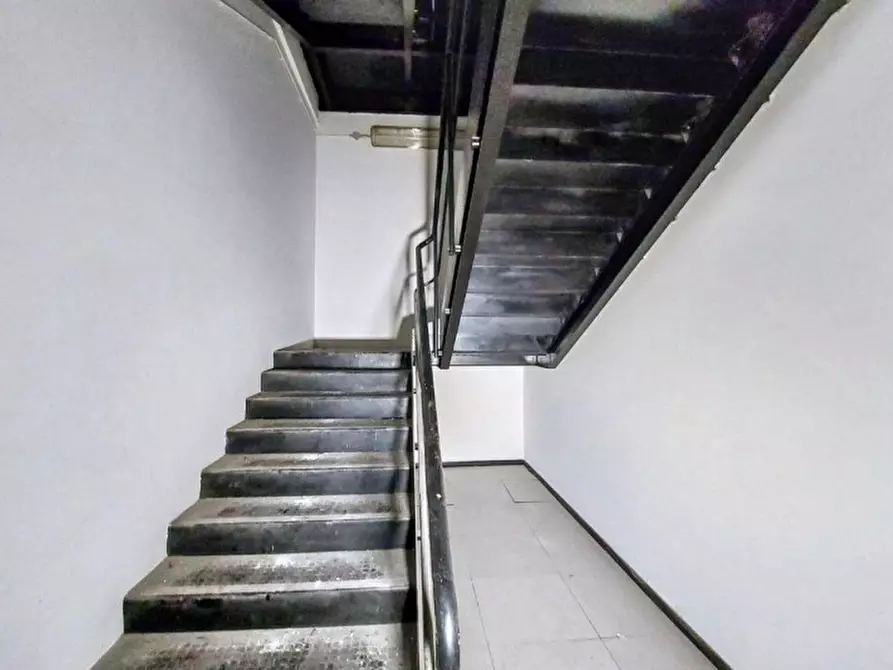 Immagine 12 di Ufficio in vendita  in Via Fieschi, N. 7 a Genova