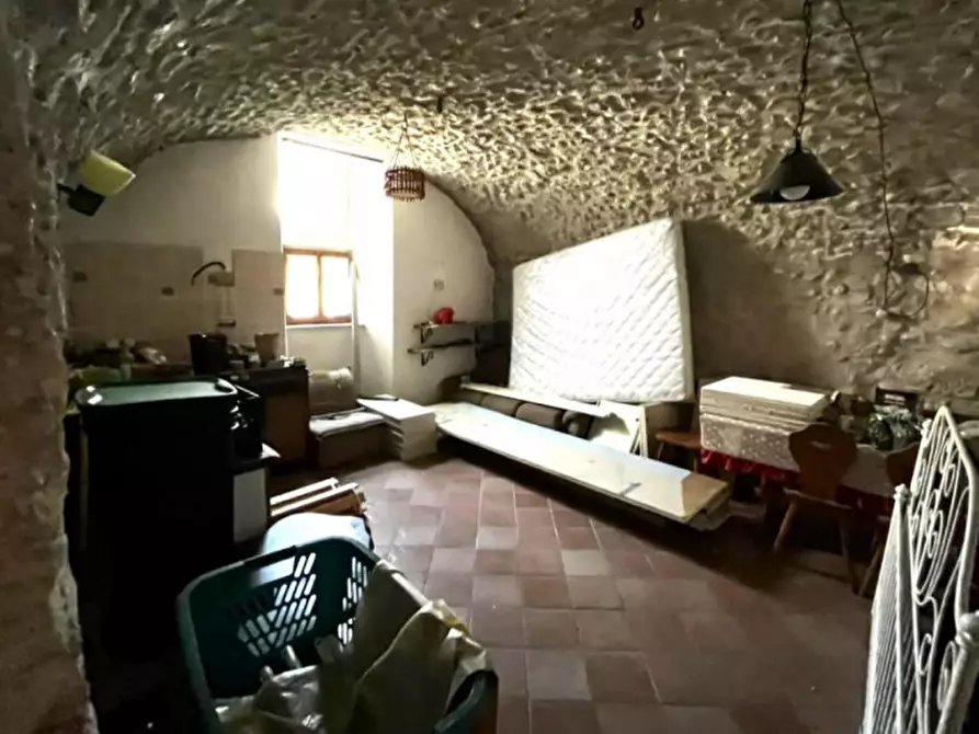 Immagine 4 di Magazzino in vendita  in Via Cairoli, N. 1/A a Norcia