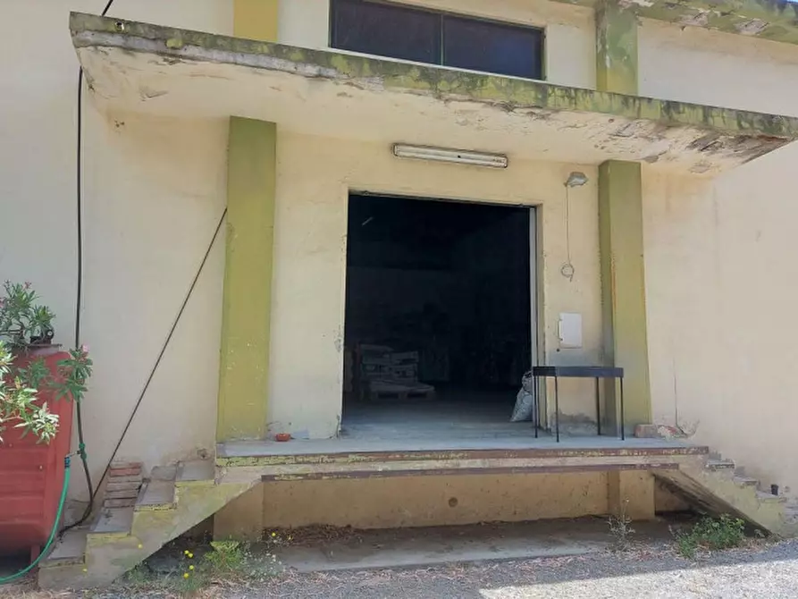 Immagine 11 di Capannone industriale in vendita  in Via Alfonso La Marmora, N. 93-95 a Pula
