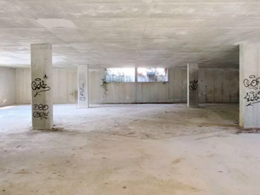 Immagine 2 di Posto auto in vendita  in Via Scuole, N. snc a Tregnago