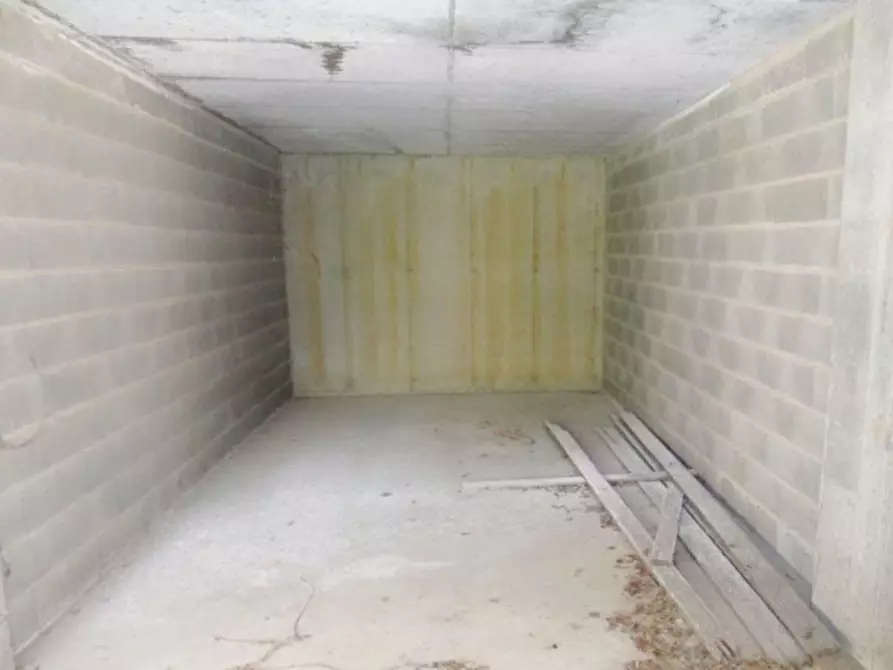 Immagine 6 di Posto auto in vendita  in Via Scuole, N. snc a Tregnago