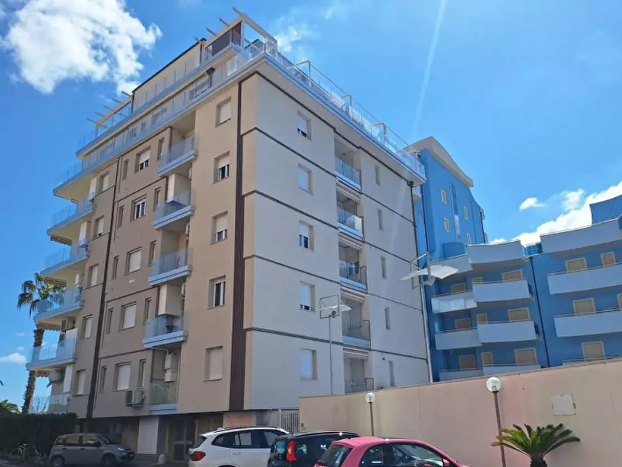 Immagine 6 di Appartamento in vendita  in Viale Europa, N. 30 a San Benedetto Del Tronto