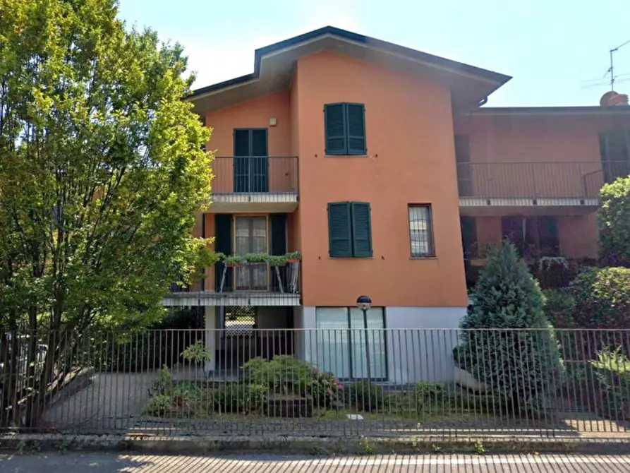 Immagine 1 di Appartamento in vendita  in Via San Bernardino da Siena, N. 4 a Treviglio