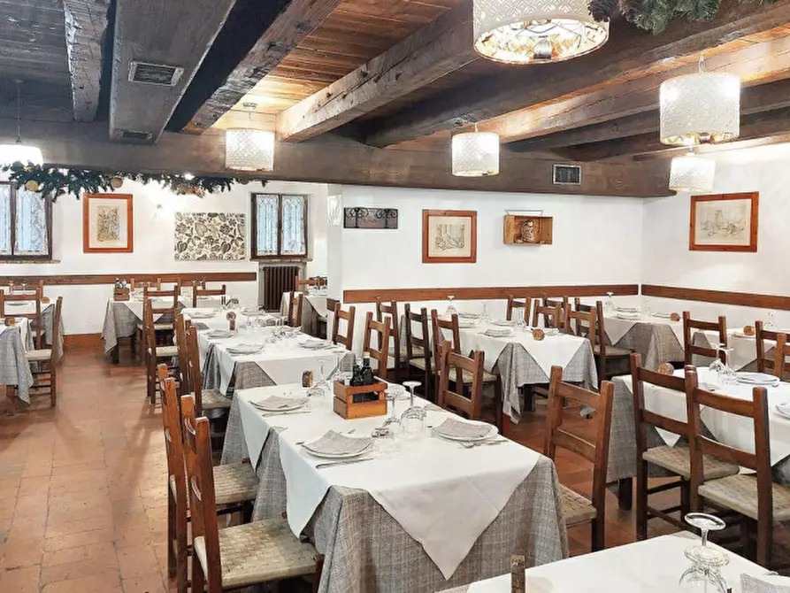 Immagine 7 di Attività commerciale in vendita  in Via Casale, N. 205-207-209-211-213-215 a Verucchio