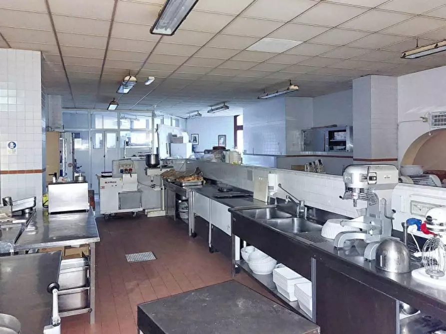 Immagine 14 di Attività commerciale in vendita  in Via Casale, N. 205-207-209-211-213-215 a Verucchio