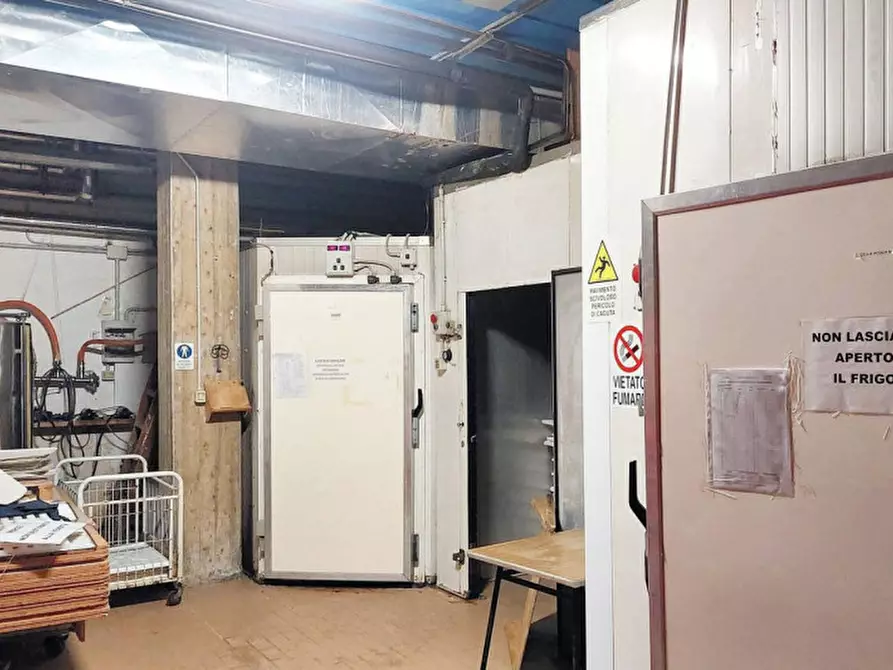 Immagine 24 di Attività commerciale in vendita  in Via Casale, N. 205-207-209-211-213-215 a Verucchio