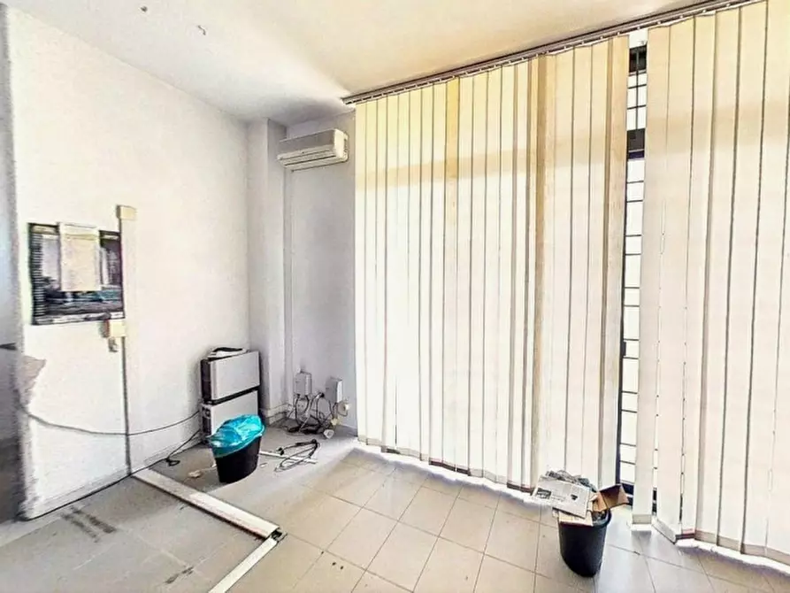 Immagine 9 di Negozio in vendita  in Via Antonio Salieri, N. 62 a Aprilia