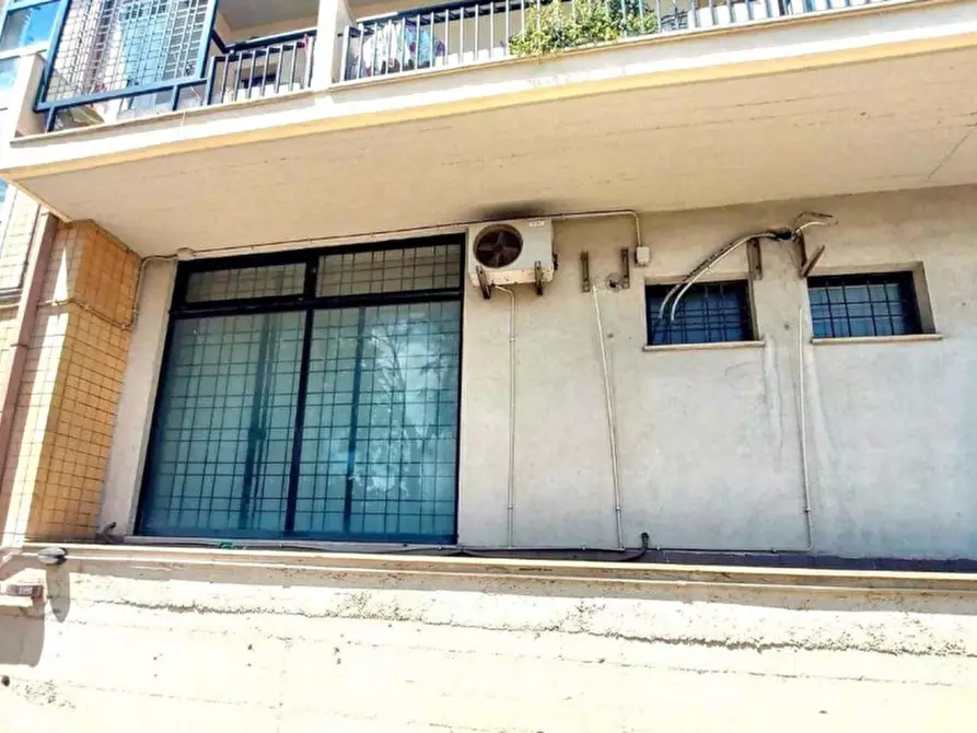 Immagine 15 di Negozio in vendita  in Via Antonio Salieri, N. 62 a Aprilia
