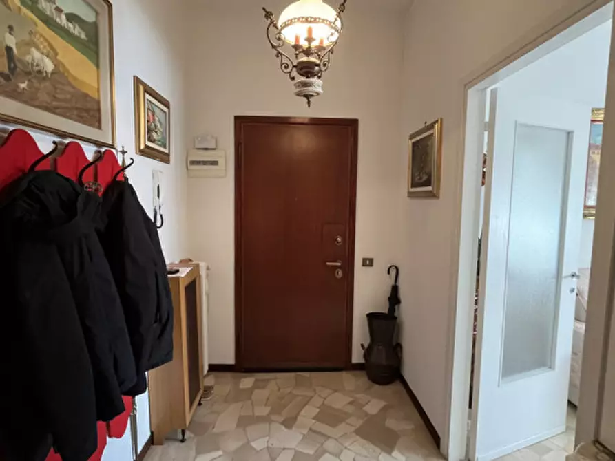 Immagine 2 di Appartamento in vendita  in Via Lario a Buccinasco