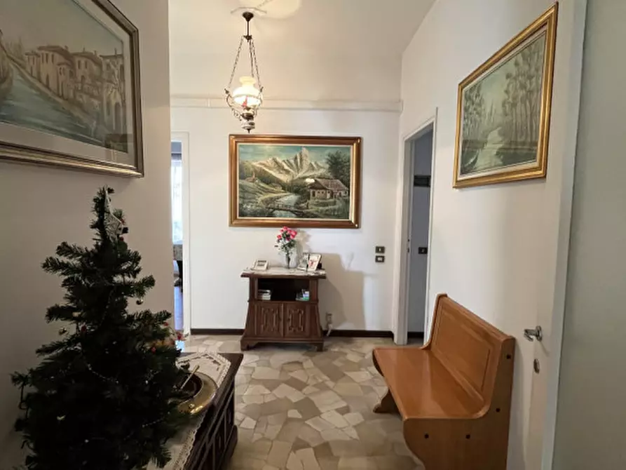 Immagine 4 di Appartamento in vendita  in Via Lario a Buccinasco