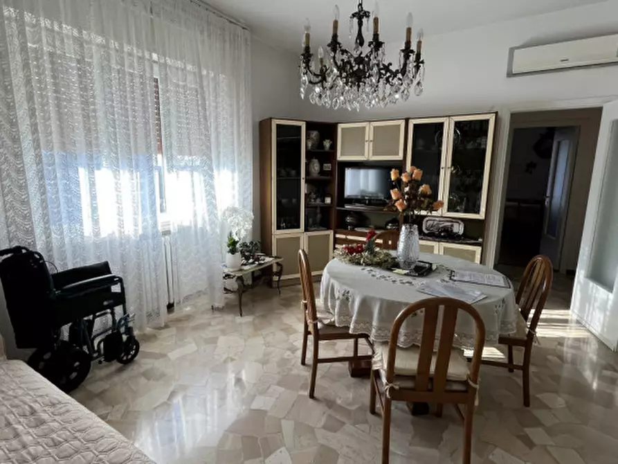 Immagine 5 di Appartamento in vendita  in Via Lario a Buccinasco