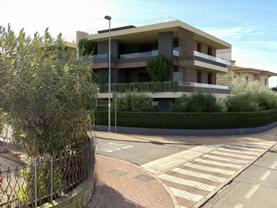 Immagine 2 di Appartamento in vendita  a Desenzano Del Garda