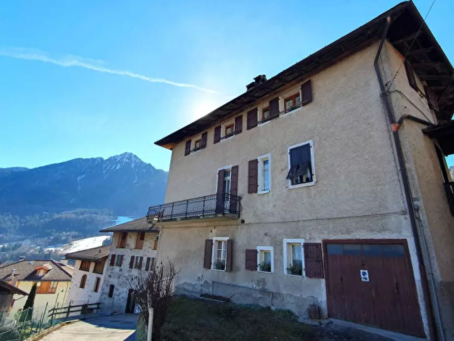 Immagine 1 di Casa indipendente in vendita  in Via Piave a Tione Di Trento