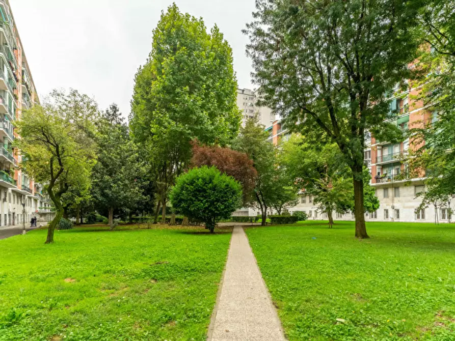 Immagine 1 di Appartamento in vendita  in Largo Promessi Sposi, 10 a Milano