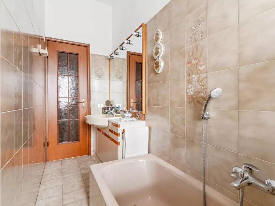 Immagine 9 di Appartamento in vendita  in Largo Promessi Sposi, 10 a Milano