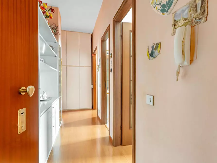 Immagine 15 di Appartamento in vendita  in Largo Promessi Sposi, 10 a Milano