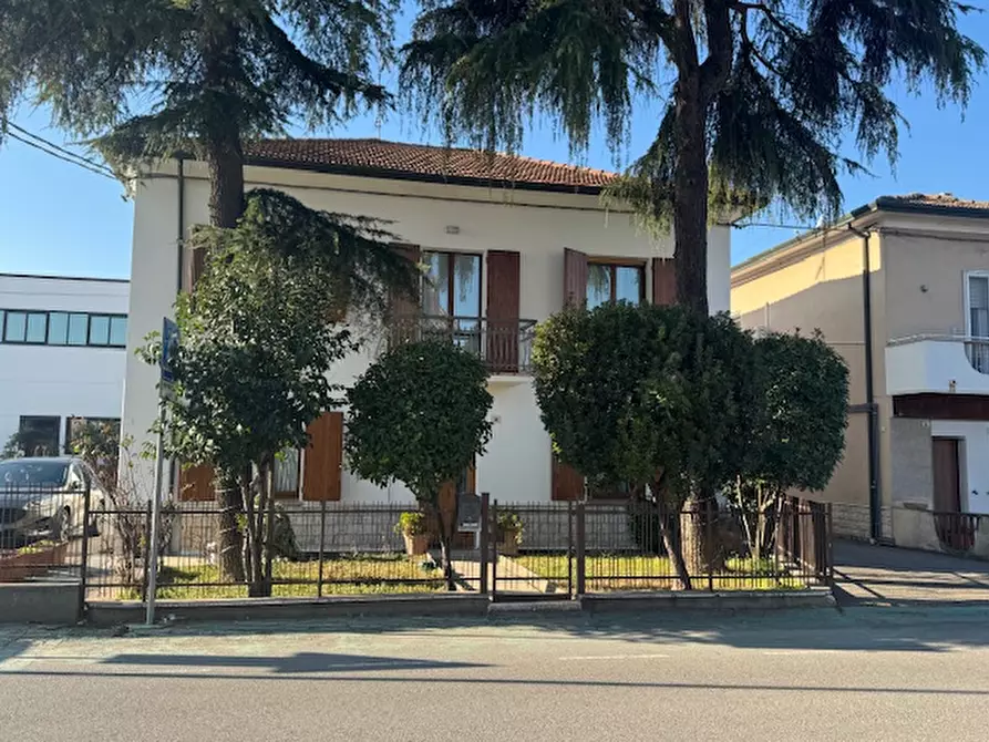 Immagine 2 di Casa indipendente in affitto  a Gambettola