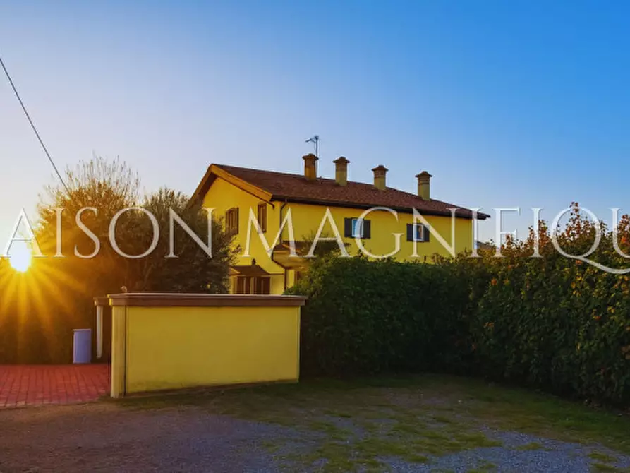 Immagine 11 di Appartamento in vendita  in Via San Donato 256 a Bologna