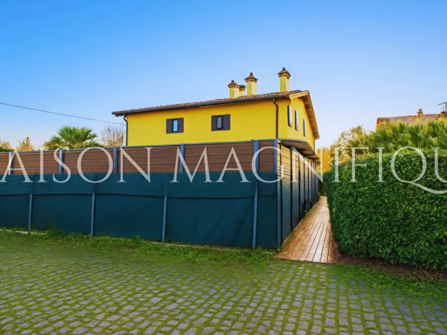 Immagine 12 di Appartamento in vendita  in Via San Donato 256 a Bologna