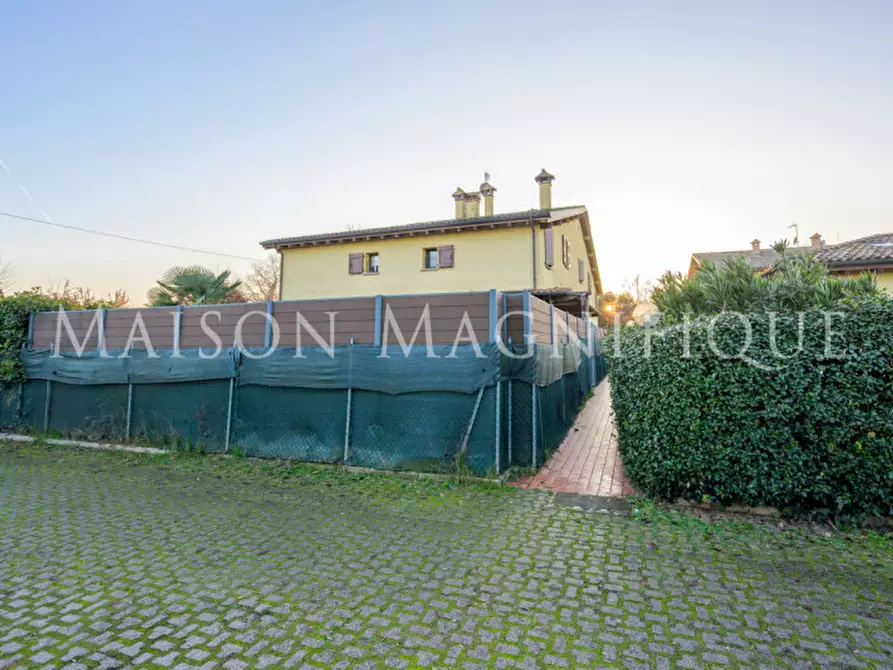 Immagine 45 di Appartamento in vendita  in Via San Donato 256 a Bologna