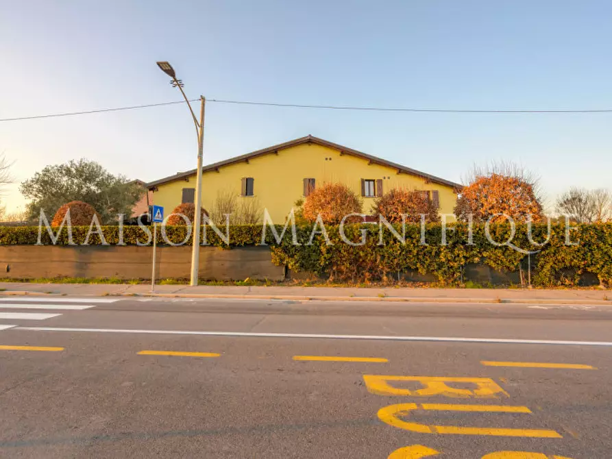 Immagine 49 di Appartamento in vendita  in Via San Donato 256 a Bologna