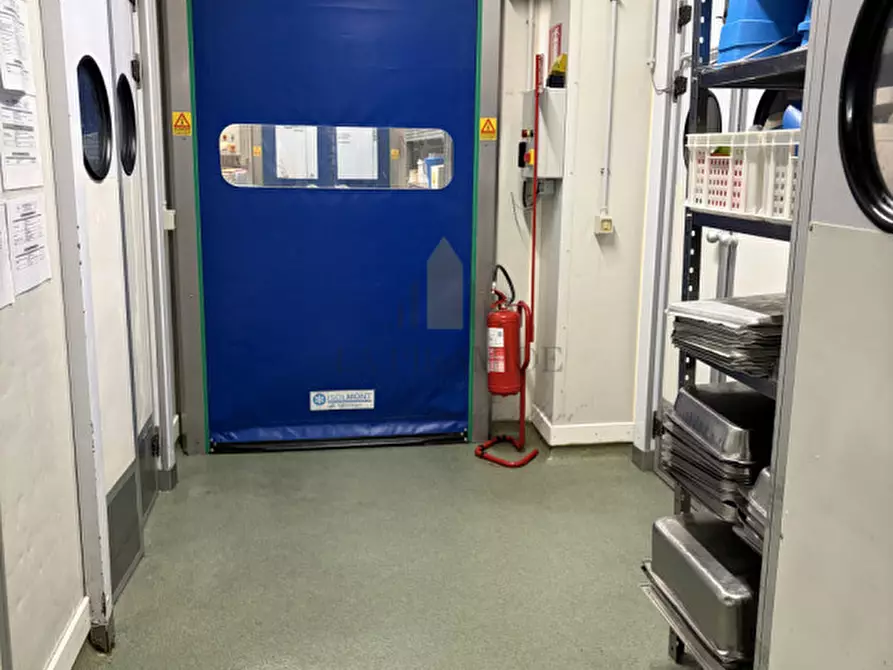 Immagine 6 di Capannone industriale in vendita  in INVESTIMENTO IMMOBILIARE DI ALTO LIVELLO – PADOVA CENTRO STORICO RIF. 1627 a Padova