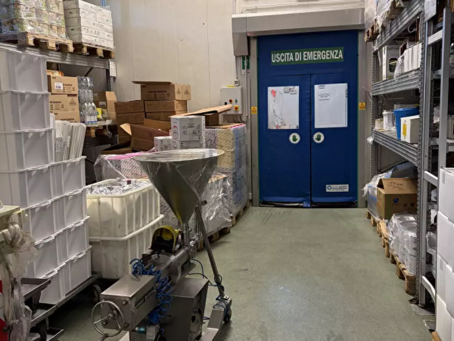 Immagine 7 di Capannone industriale in vendita  in INVESTIMENTO IMMOBILIARE DI ALTO LIVELLO – PADOVA CENTRO STORICO RIF. 1627 a Padova