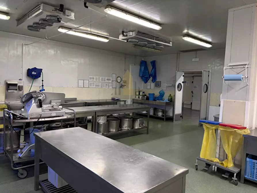 Immagine 11 di Capannone industriale in vendita  in INVESTIMENTO IMMOBILIARE DI ALTO LIVELLO – PADOVA CENTRO STORICO RIF. 1627 a Padova