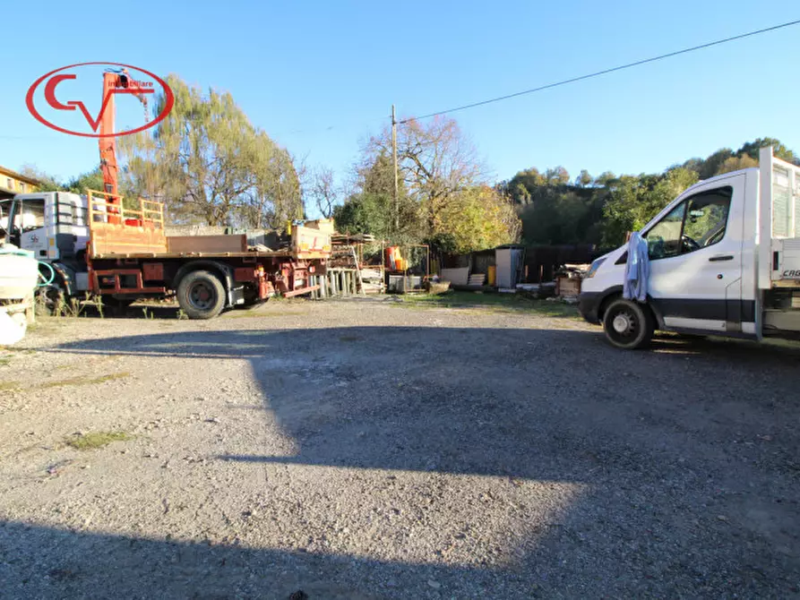 Immagine 1 di Magazzino in vendita  in Ganghereto a Terranuova Bracciolini