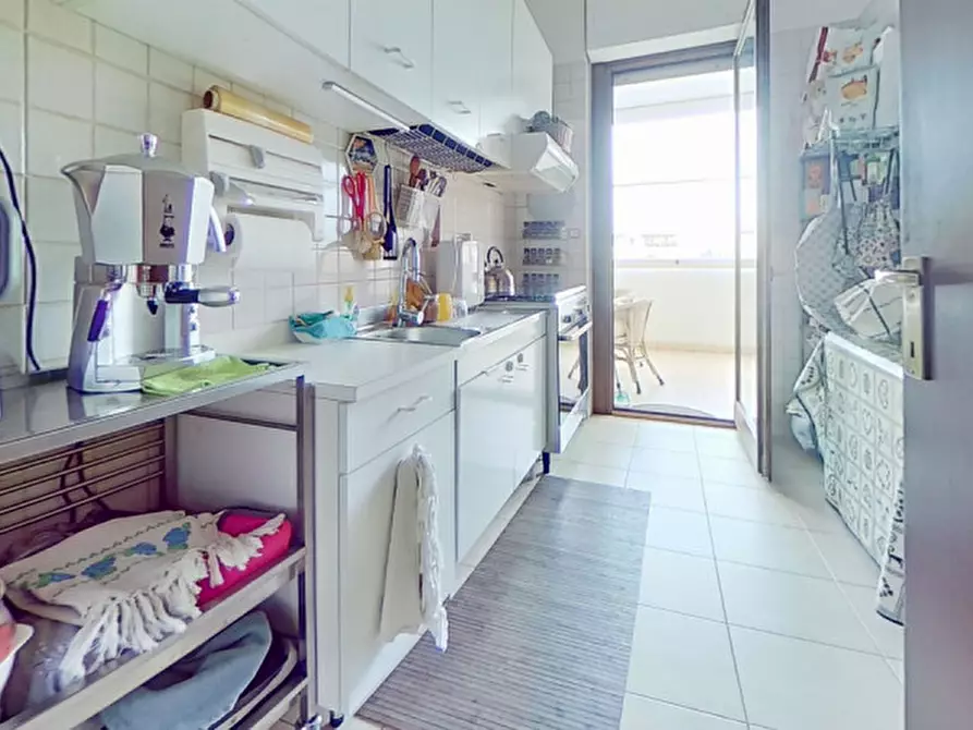 Immagine 27 di Appartamento in affitto  in Via Giuseppe Berto a Roma