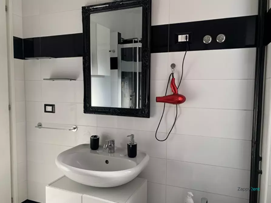 Immagine 21 di Appartamento in affitto  in Via Luigi Resnati a Milano