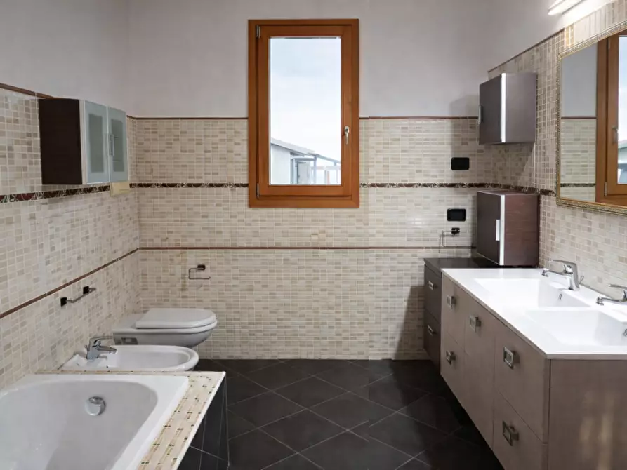 Immagine 11 di Villetta a schiera in vendita  in Via Fratelli Cervi a Medole