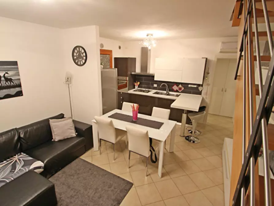 Immagine 2 di Appartamento in affitto  in Via Rugoletto a Santa Maria Di Sala