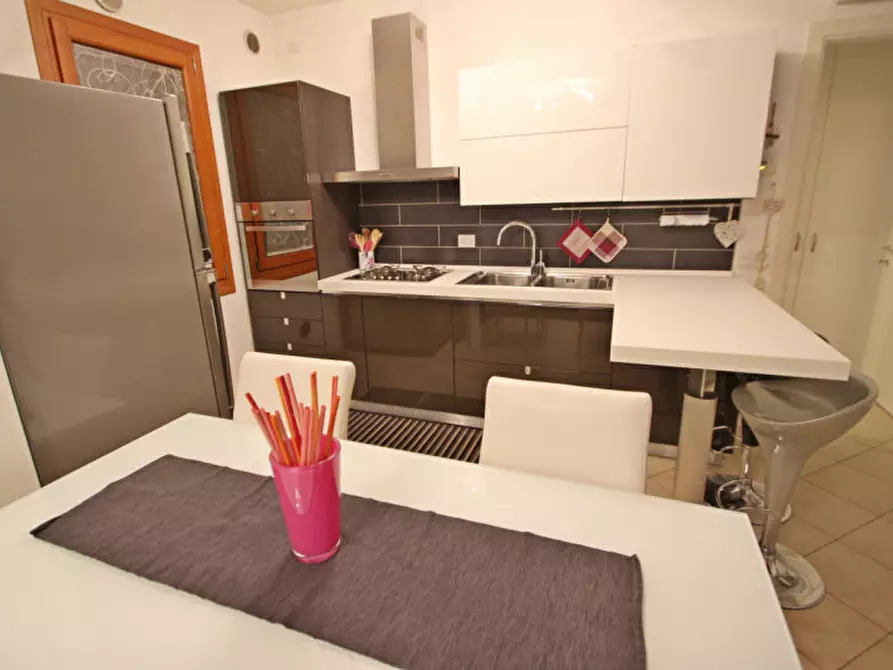 Immagine 3 di Appartamento in affitto  in Via Rugoletto a Santa Maria Di Sala