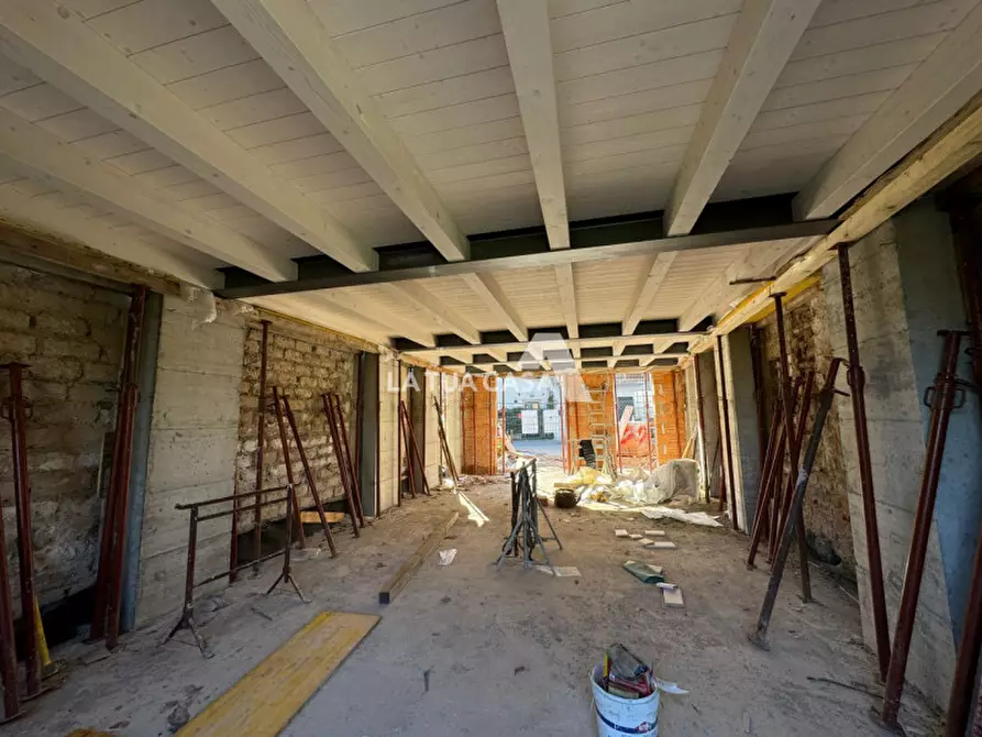 Immagine 3 di Appartamento in vendita  a Villafranca Di Verona