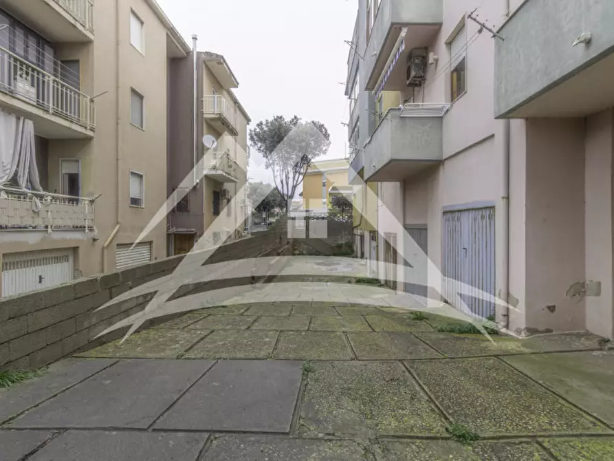 Immagine 4 di Magazzino in vendita  in Viale Delle Vigne, 44 a Porto Torres