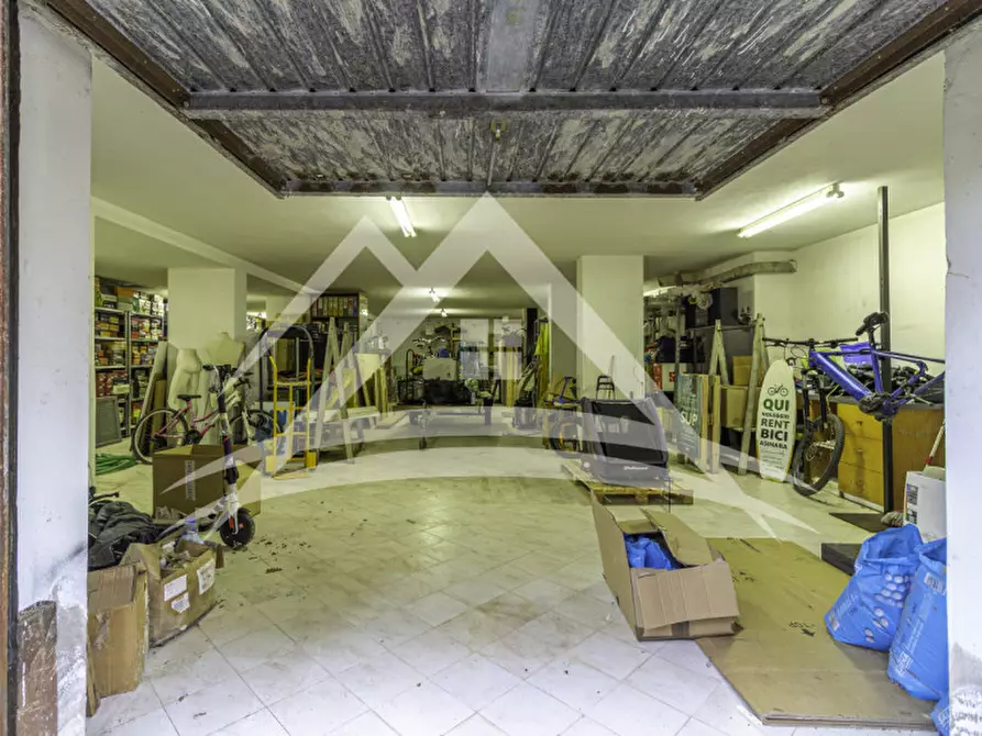 Immagine 6 di Magazzino in vendita  in Viale Delle Vigne, 44 a Porto Torres