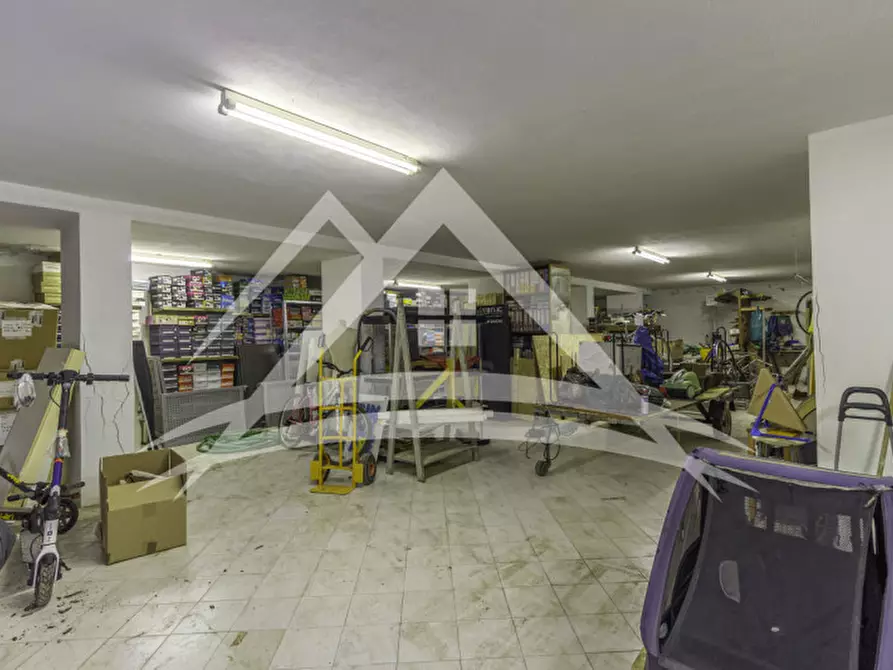 Immagine 7 di Magazzino in vendita  in Viale Delle Vigne, 44 a Porto Torres