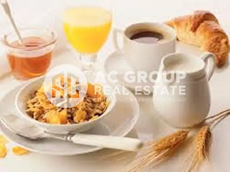 Immagine 5 di Attività commerciale in vendita  in C.so Italia a Saronno