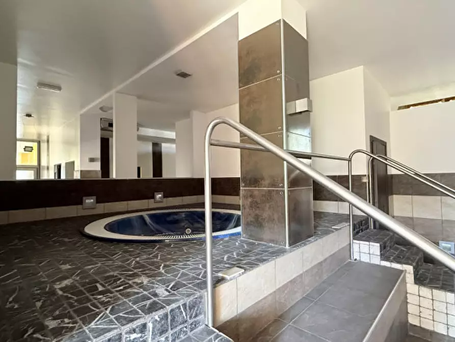 Immagine 11 di Ufficio in vendita  in Via Jacopo Avanzo a Padova