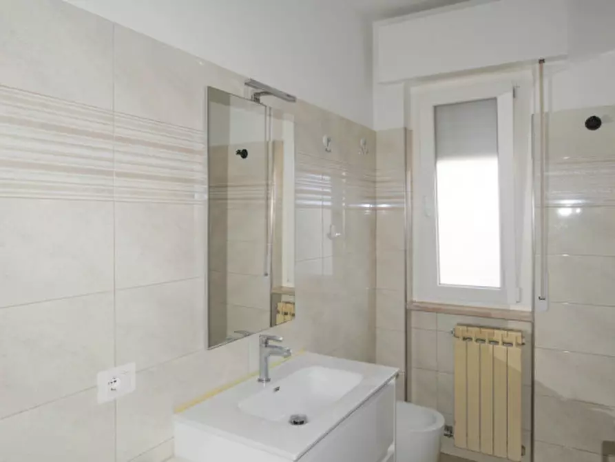 Immagine 21 di Appartamento in vendita  in via giulio cesare 53 a Vasto