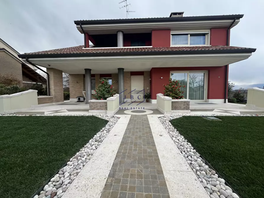 Immagine 1 di Villa in vendita  in Via Borgo Tonini a Vazzola