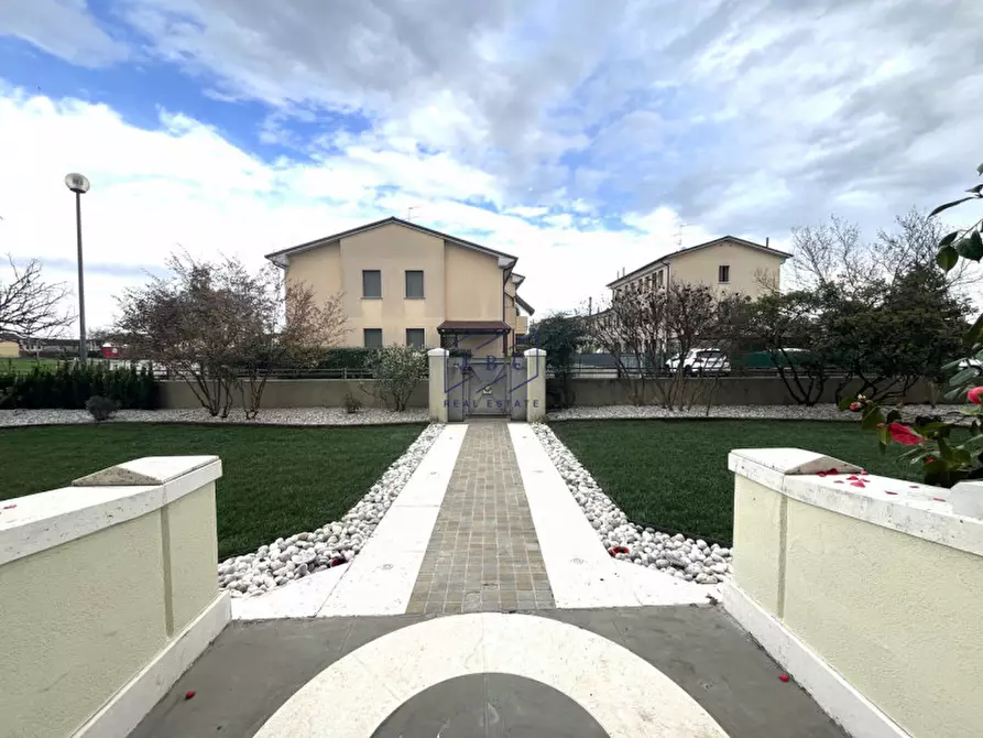 Immagine 2 di Villa in vendita  in Via Borgo Tonini a Vazzola