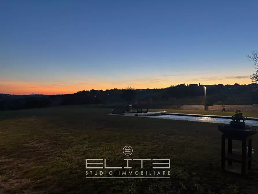 Immagine 3 di Villa in vendita  in VIA VILLANOVA a Senigallia