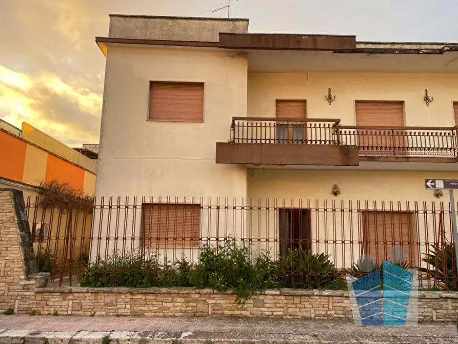 Immagine 1 di Casa bifamiliare in vendita  in via san pio X a Squinzano