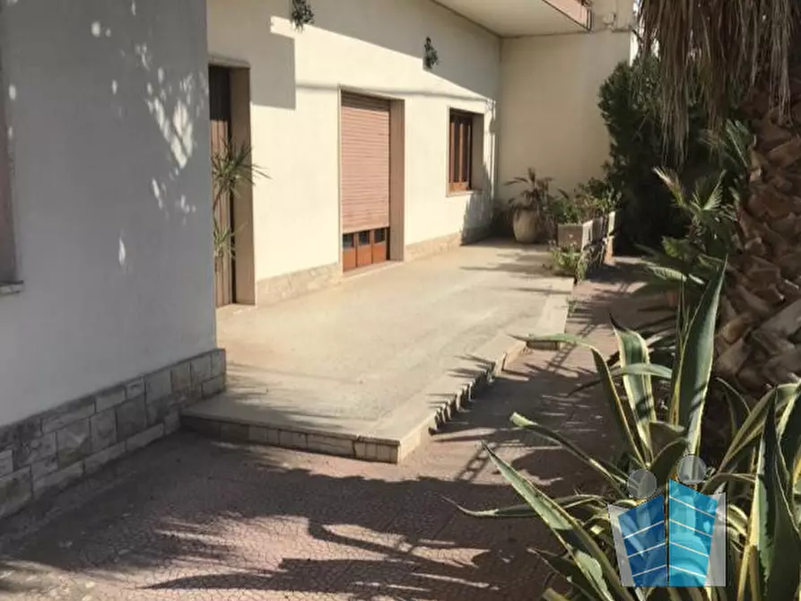 Immagine 3 di Casa bifamiliare in vendita  in via san pio X a Squinzano