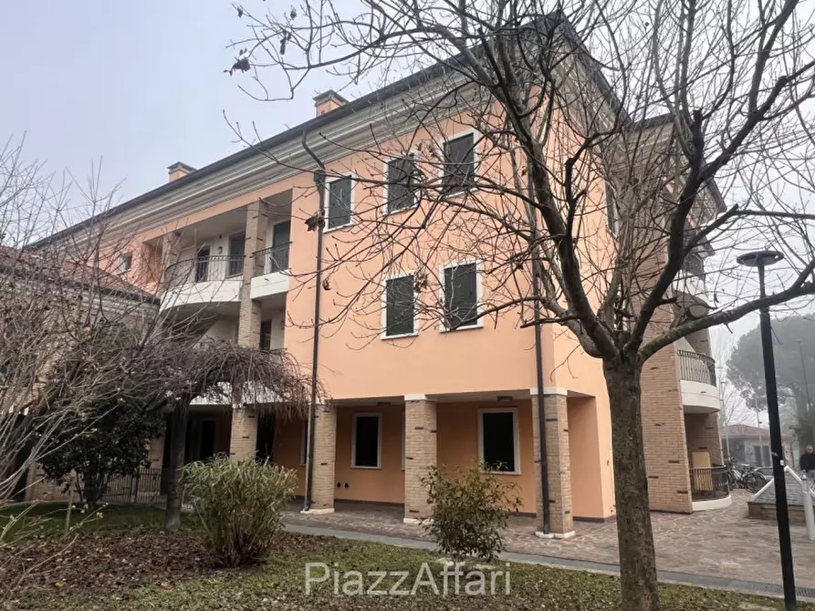 Immagine 1 di Ufficio in vendita  in Via Roma a Legnaro